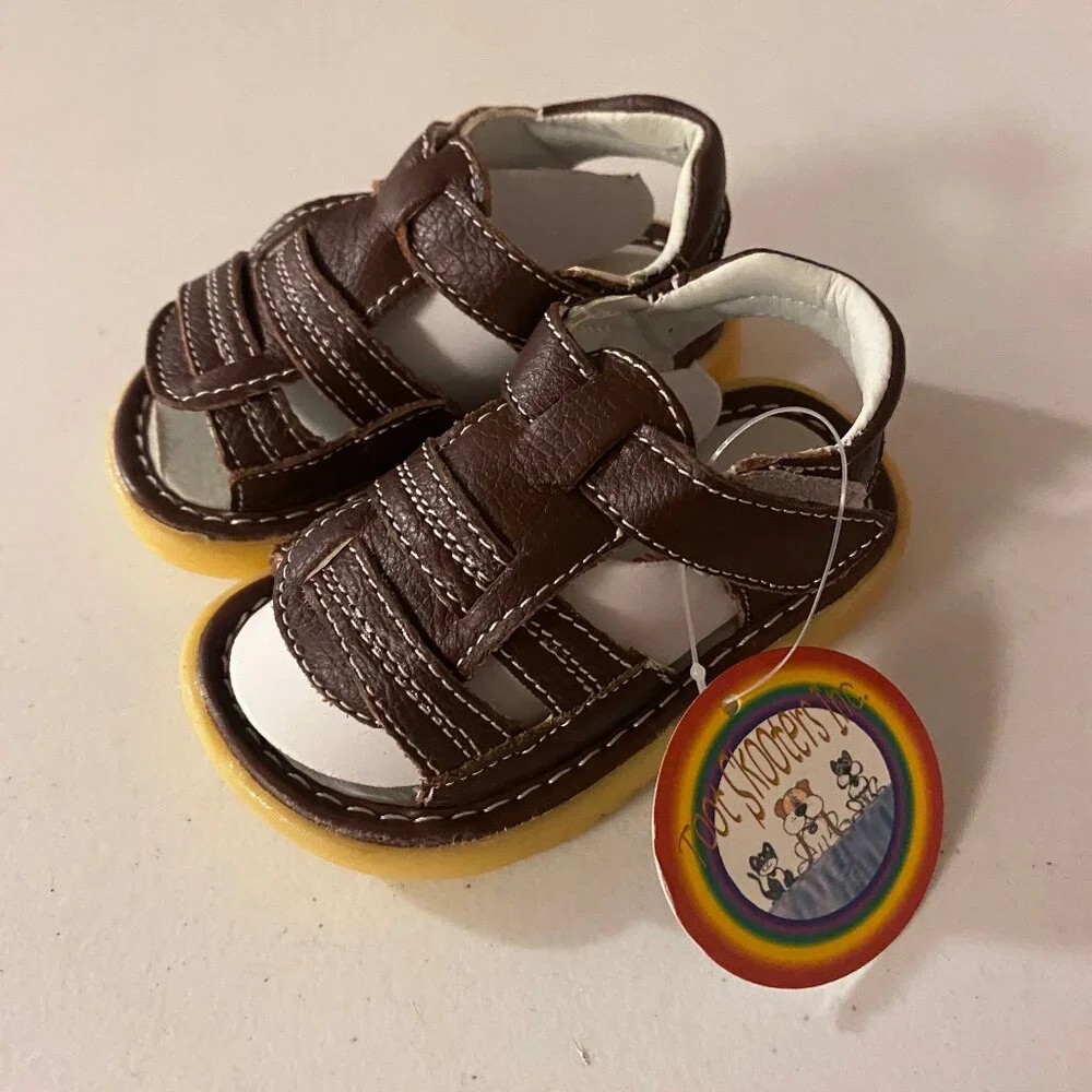 Toot Skooters Inc. Baby Boy Brown Sandals Size 4
